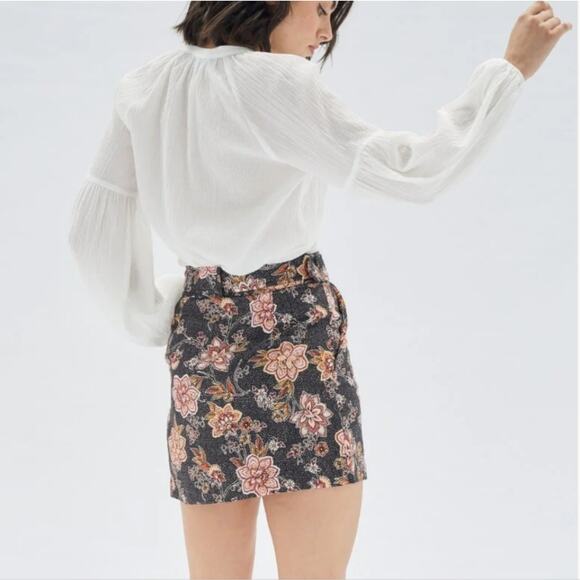 NWT MINKPINK Mehdya A-Line Mini Skirt - Picture 3 of 13